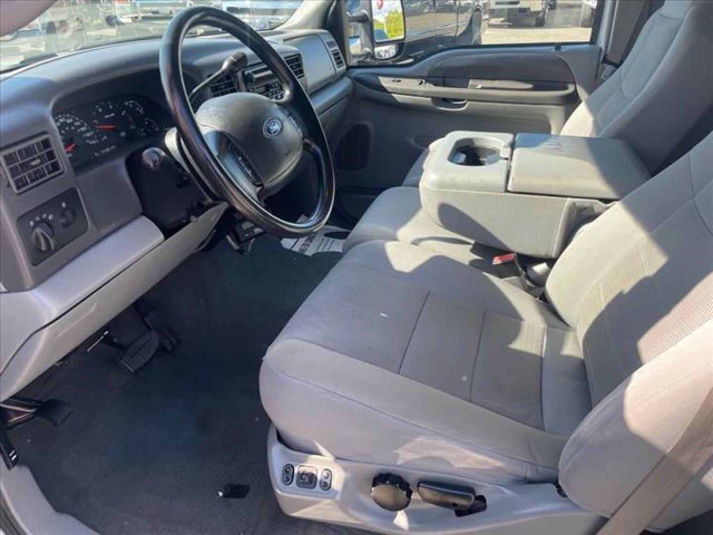 2004 Silver Clearcoat Metallic Ford F-350 Super Duty XLT (1FTWW32P24E) with an Power Stroke 6.0L Diesel Turbo V8 325hp 560ft. lbs. Other engine, 5-Speed Automatic transmission, located at 800 Riverside Ave, Roseville, CA, 95678, (916) 773-4549, 38.732265, -121.291039 - DIESEL CREW CAB DUALLY XLT LOW MILES MOON ROOF NEW TIRES NEW HIGH PRESSURE OIL PUMP NEW EGR AND OIL COOLER AUXILIARY FUEL TANK - Photo#13