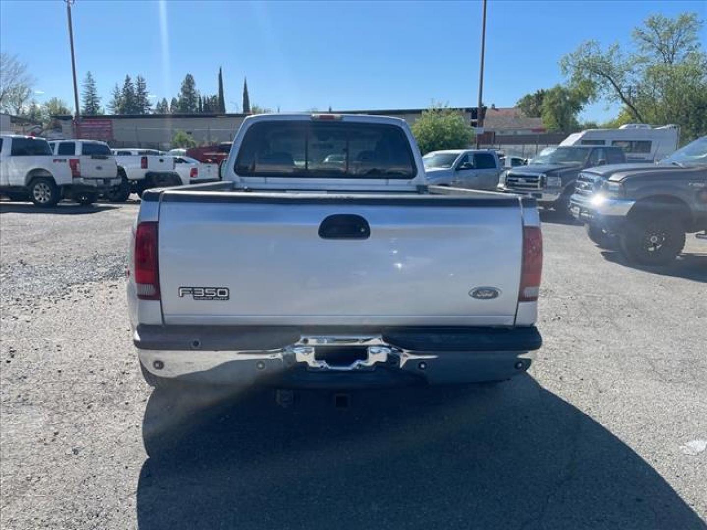 2004 Silver Clearcoat Metallic Ford F-350 Super Duty XLT (1FTWW32P24E) with an Power Stroke 6.0L Diesel Turbo V8 325hp 560ft. lbs. Other engine, 5-Speed Automatic transmission, located at 800 Riverside Ave, Roseville, CA, 95678, (916) 773-4549, 38.732265, -121.291039 - DIESEL CREW CAB DUALLY XLT LOW MILES MOON ROOF NEW TIRES NEW HIGH PRESSURE OIL PUMP NEW EGR AND OIL COOLER AUXILIARY FUEL TANK - Photo#8