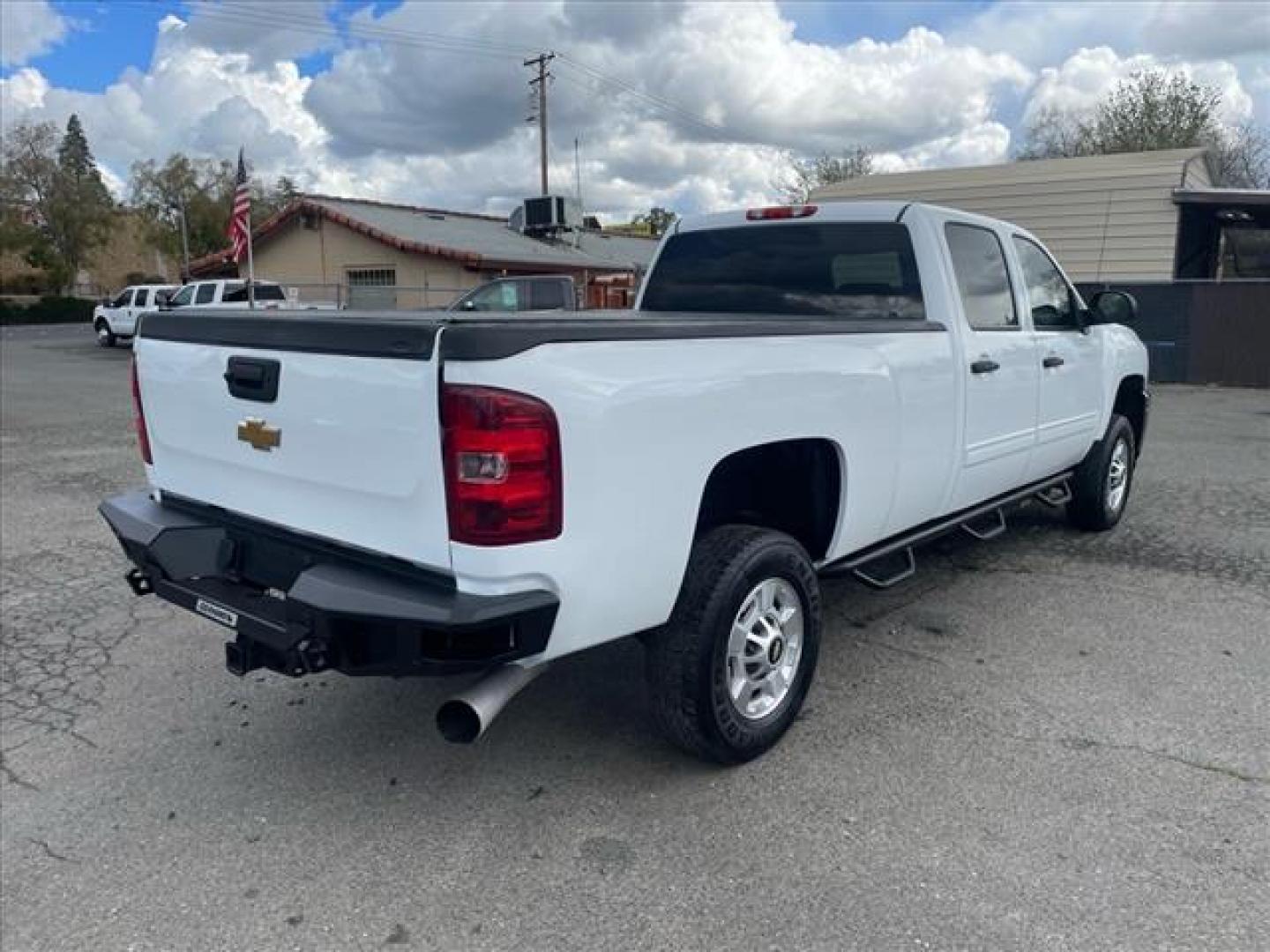 2013 Summit White Chevrolet Silverado 2500HD LT (1GC1KXE83DF) with an 6.6L Duramax 6.6L Diesel Turbo V8 397hp 765ft. lbs. Common Rail Direct Injection engine, Allison 1000 6-Speed Shiftable Automatic transmission, located at 800 Riverside Ave, Roseville, CA, 95678, (916) 773-4549, 38.732265, -121.291039 - Photo#3