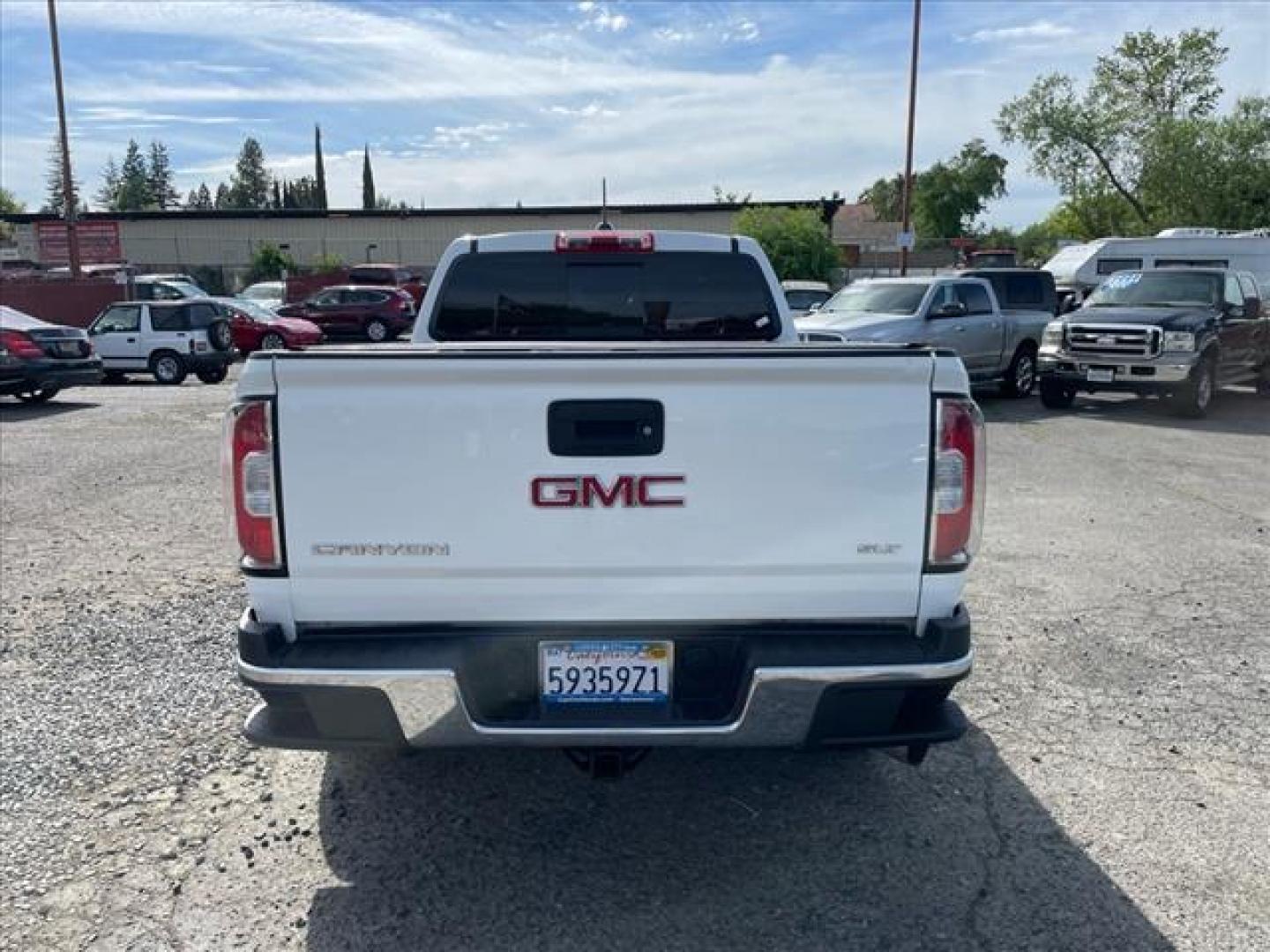 2016 Summit White GMC Canyon SLT (1GTP6DE17G1) with an 2.8L Duramax 2.8L Diesel Turbo I4 181hp 369ft. lbs. Common Rail Direct Injection engine, 6-Speed Shiftable Automatic transmission, located at 800 Riverside Ave, Roseville, CA, 95678, (916) 773-4549, 38.732265, -121.291039 - Photo#9