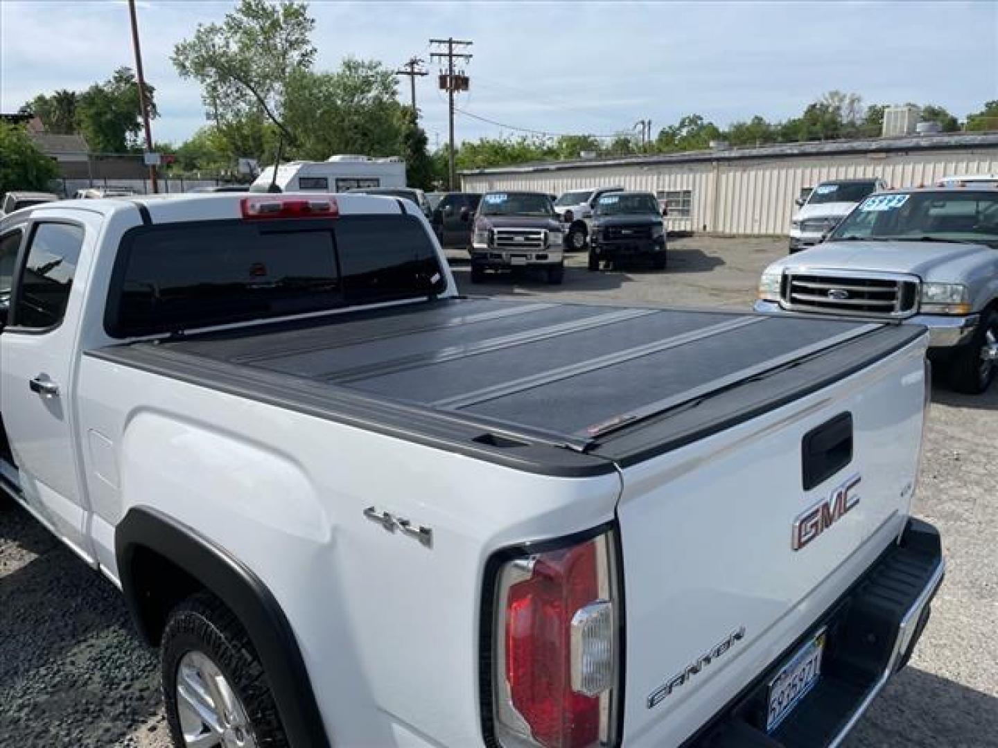 2016 Summit White GMC Canyon SLT (1GTP6DE17G1) with an 2.8L Duramax 2.8L Diesel Turbo I4 181hp 369ft. lbs. Common Rail Direct Injection engine, 6-Speed Shiftable Automatic transmission, located at 800 Riverside Ave, Roseville, CA, 95678, (916) 773-4549, 38.732265, -121.291039 - Photo#10