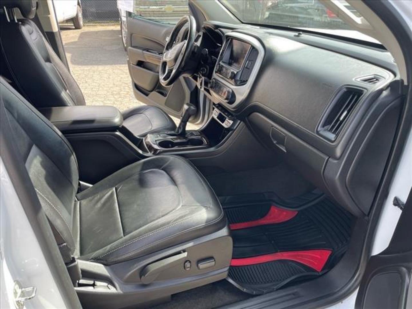 2016 Summit White GMC Canyon SLT (1GTP6DE17G1) with an 2.8L Duramax 2.8L Diesel Turbo I4 181hp 369ft. lbs. Common Rail Direct Injection engine, 6-Speed Shiftable Automatic transmission, located at 800 Riverside Ave, Roseville, CA, 95678, (916) 773-4549, 38.732265, -121.291039 - Photo#15