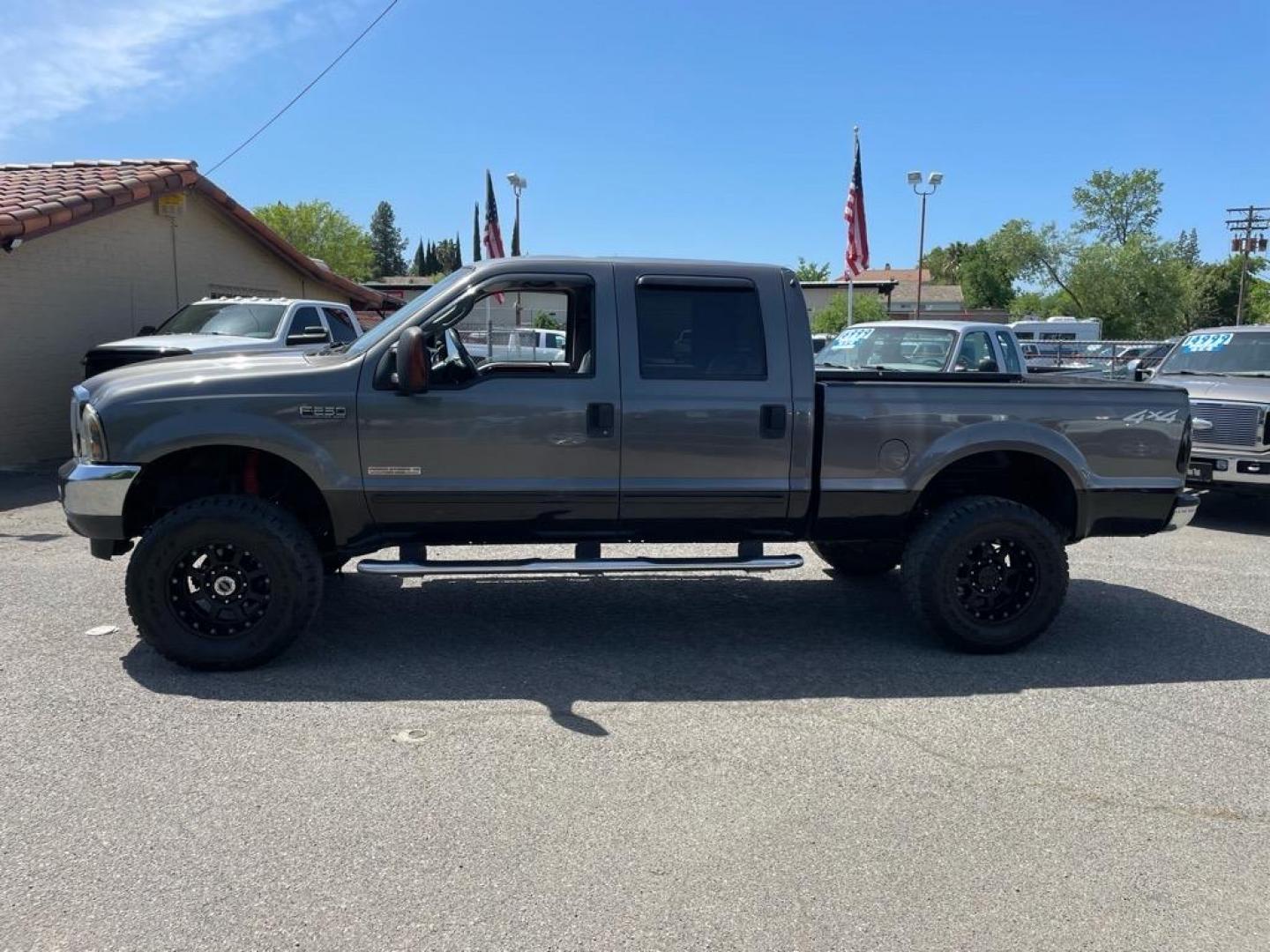 2003 Dark Shadow Grey Metallic/Black Ford F-250 Super Duty Lariat (1FTNW21P53E) with an Power Stroke 6.0L Diesel Turbo V8 325hp 560ft. lbs. Other engine, 5-Speed Automatic transmission, located at 800 Riverside Ave, Roseville, CA, 95678, (916) 773-4549, 38.732265, -121.291039 - Photo#2