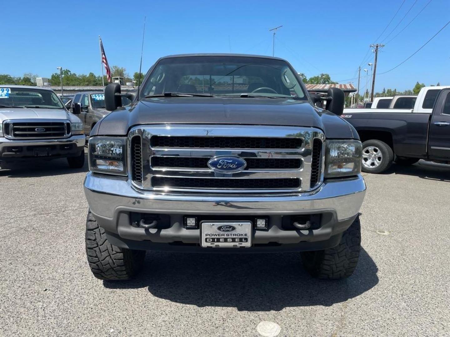 2003 Dark Shadow Grey Metallic/Black Ford F-250 Super Duty Lariat (1FTNW21P53E) with an Power Stroke 6.0L Diesel Turbo V8 325hp 560ft. lbs. Other engine, 5-Speed Automatic transmission, located at 800 Riverside Ave, Roseville, CA, 95678, (916) 773-4549, 38.732265, -121.291039 - Photo#5