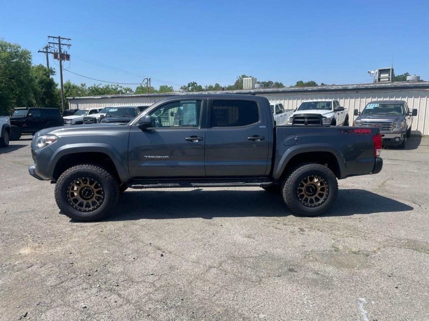 2017 Magnetic Gray Metallic Toyota Tacoma TRD Off-Road (3TMCZ5AN1HM) with an 3.5L 3.5L V6 278hp 265ft. lbs. Direct Injection engine, 6-Speed Shiftable Automatic transmission, located at 800 Riverside Ave, Roseville, CA, 95678, (916) 773-4549, 38.732265, -121.291039 - DOUBLE CAB TRD OFF ROAD 4X4 - Photo#5