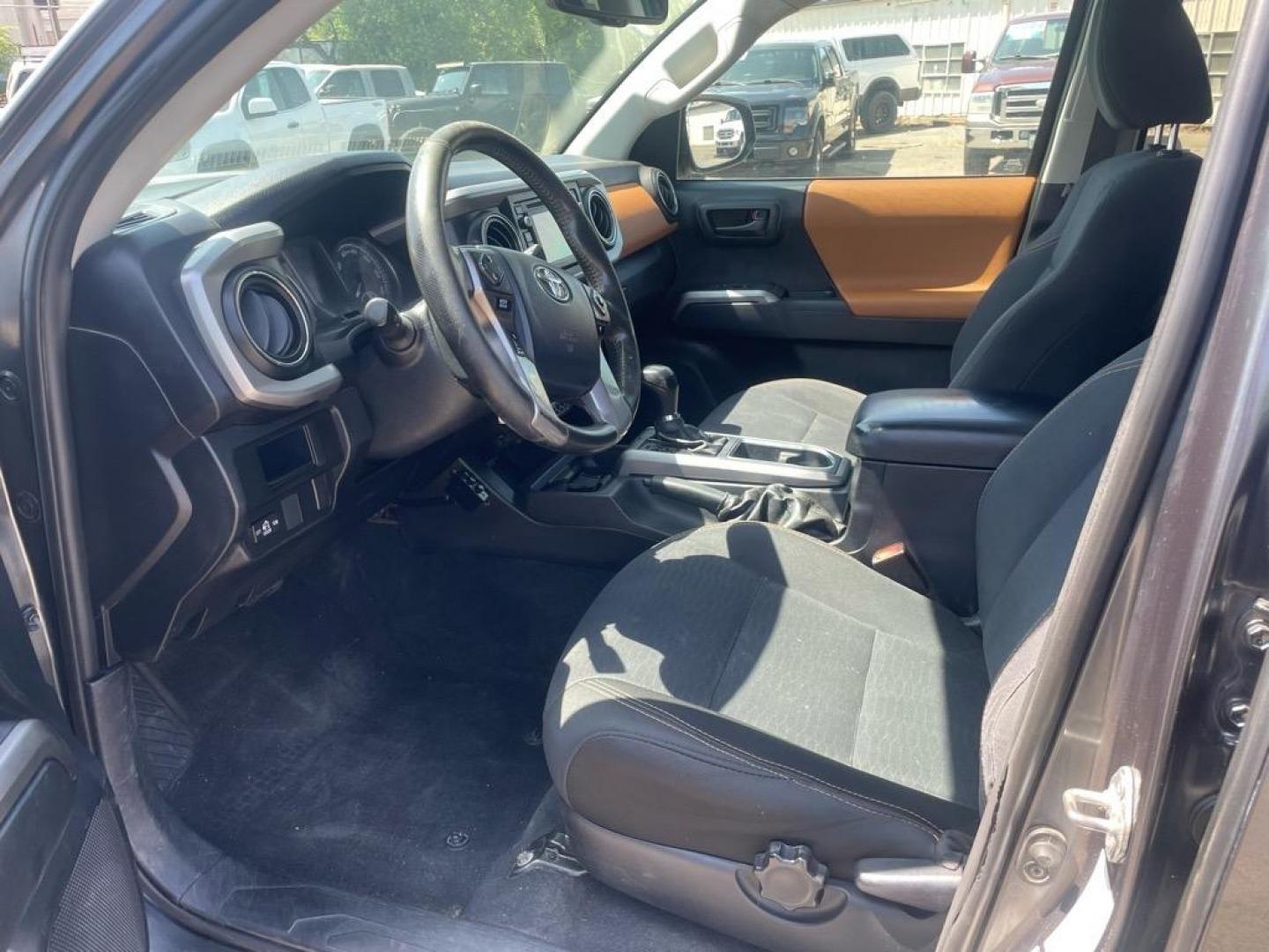 2017 Magnetic Gray Metallic Toyota Tacoma TRD Off-Road (3TMCZ5AN1HM) with an 3.5L 3.5L V6 278hp 265ft. lbs. Direct Injection engine, 6-Speed Shiftable Automatic transmission, located at 800 Riverside Ave, Roseville, CA, 95678, (916) 773-4549, 38.732265, -121.291039 - DOUBLE CAB TRD OFF ROAD 4X4 - Photo#10