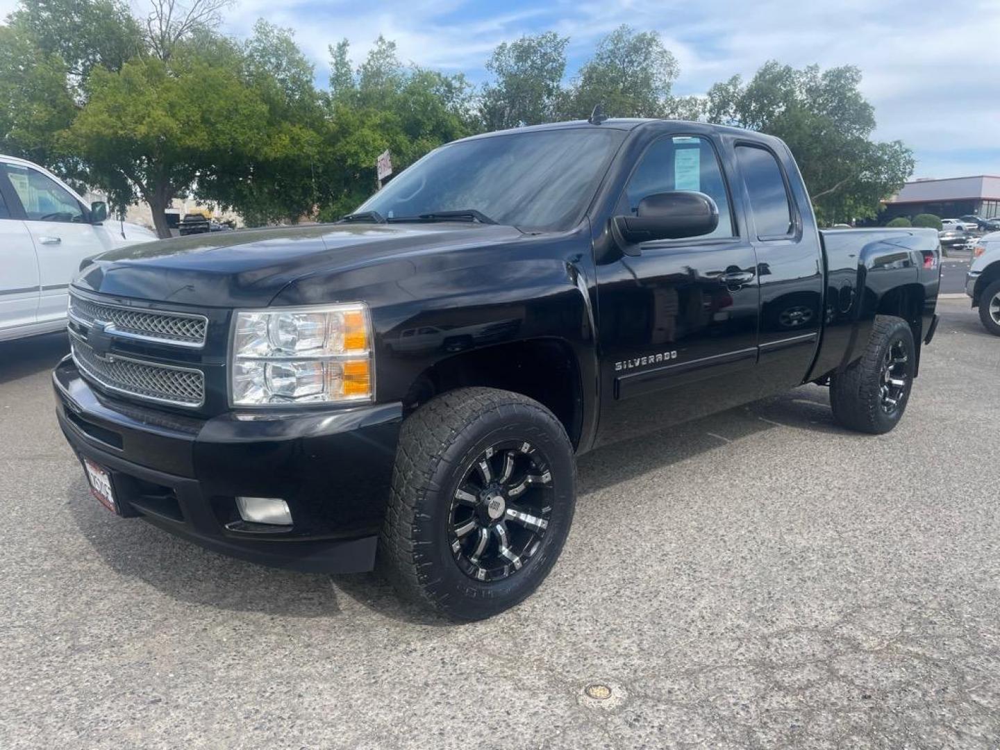 2013 Black Chevrolet Silverado 1500 LTZ (1GCRKTE7XDZ) with an 5.3L Vortec 5.3L Flex Fuel V8 315hp 335ft. lbs. Other engine, 6-Speed Shiftable Automatic transmission, located at 800 Riverside Ave, Roseville, CA, 95678, (916) 773-4549, 38.732265, -121.291039 - 4X4 Z71EXTENDED CAB LTZ LOW MILES - Photo#0