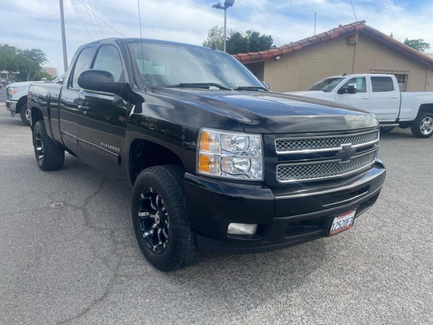 2013 Black Chevrolet Silverado 1500 LTZ (1GCRKTE7XDZ) with an 5.3L Vortec 5.3L Flex Fuel V8 315hp 335ft. lbs. Other engine, 6-Speed Shiftable Automatic transmission, located at 800 Riverside Ave, Roseville, CA, 95678, (916) 773-4549, 38.732265, -121.291039 - 4X4 Z71EXTENDED CAB LTZ LOW MILES - Photo#1