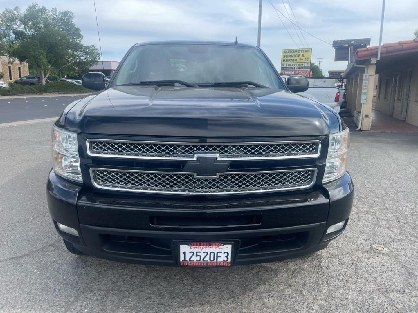 2013 Black Chevrolet Silverado 1500 LTZ (1GCRKTE7XDZ) with an 5.3L Vortec 5.3L Flex Fuel V8 315hp 335ft. lbs. Other engine, 6-Speed Shiftable Automatic transmission, located at 800 Riverside Ave, Roseville, CA, 95678, (916) 773-4549, 38.732265, -121.291039 - 4X4 Z71EXTENDED CAB LTZ LOW MILES - Photo#7