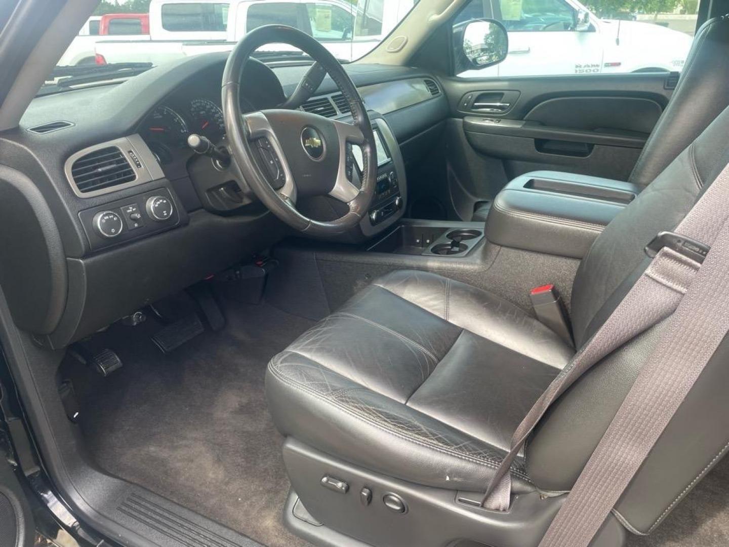 2013 Black Chevrolet Silverado 1500 LTZ (1GCRKTE7XDZ) with an 5.3L Vortec 5.3L Flex Fuel V8 315hp 335ft. lbs. Other engine, 6-Speed Shiftable Automatic transmission, located at 800 Riverside Ave, Roseville, CA, 95678, (916) 773-4549, 38.732265, -121.291039 - 4X4 Z71EXTENDED CAB LTZ LOW MILES - Photo#10
