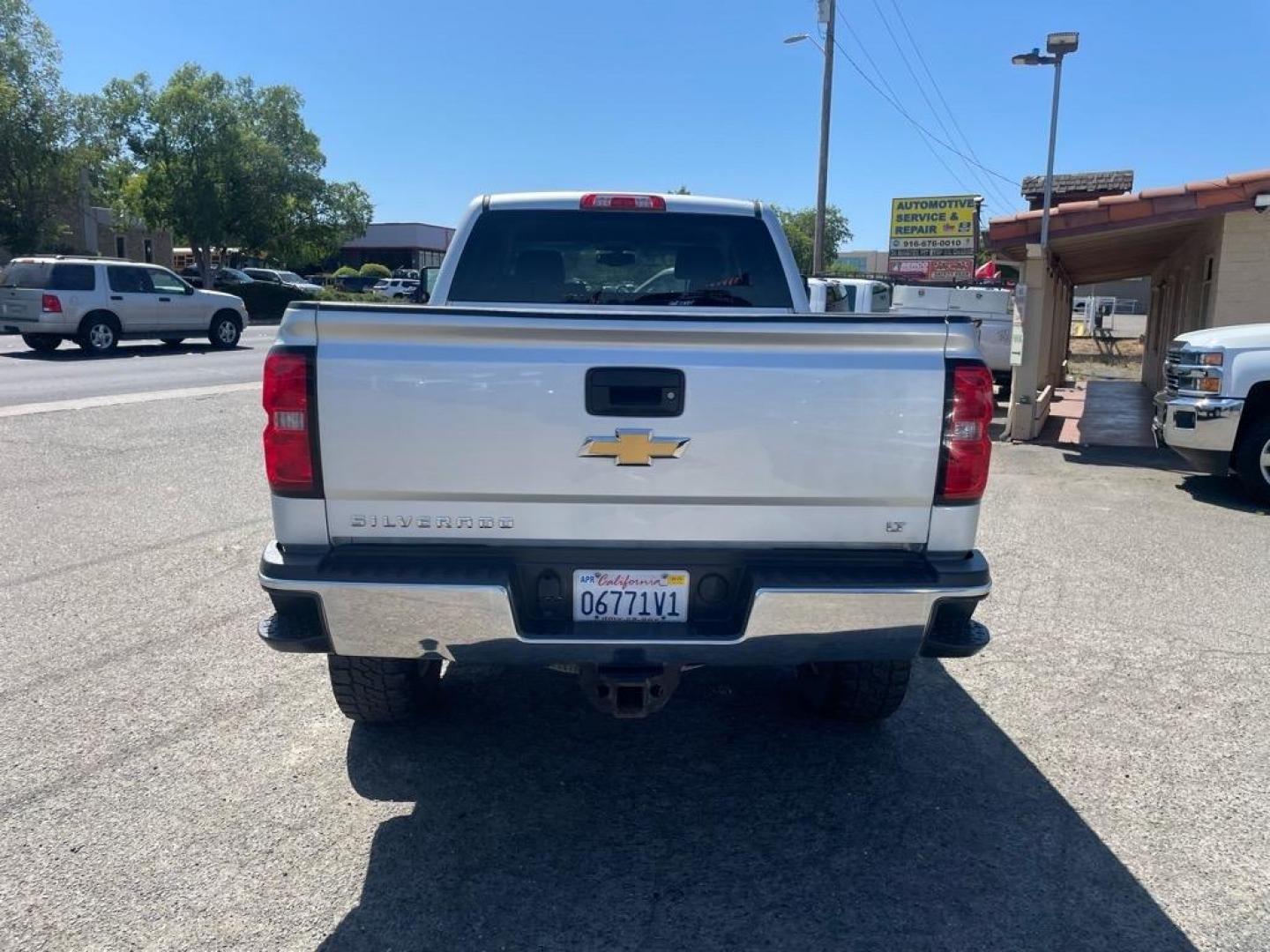 2015 Silver Ice Metallic Chevrolet Silverado 2500HD LT (1GC1KVE87FF) with an 6.6L Duramax 6.6L Diesel Turbo V8 397hp 765ft. lbs. Common Rail Direct Injection engine, Allison 1000 6-Speed Shiftable Automatic transmission, located at 800 Riverside Ave, Roseville, CA, 95678, (916) 773-4549, 38.732265, -121.291039 - DURAMAX DIESEL CREW CAB 4X4 LT ALLISON TRANSMISSION ONE OWNER CLEAN CARFAX - Photo#8