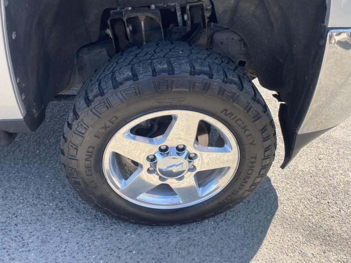 2015 Silver Ice Metallic Chevrolet Silverado 2500HD LT (1GC1KVE87FF) with an 6.6L Duramax 6.6L Diesel Turbo V8 397hp 765ft. lbs. Common Rail Direct Injection engine, Allison 1000 6-Speed Shiftable Automatic transmission, located at 800 Riverside Ave, Roseville, CA, 95678, (916) 773-4549, 38.732265, -121.291039 - DURAMAX DIESEL CREW CAB 4X4 LT ALLISON TRANSMISSION ONE OWNER CLEAN CARFAX - Photo#14