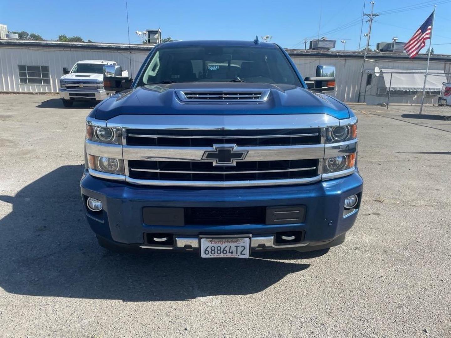 2019 Deep Ocean Blue Metallic Chevrolet Silverado 2500HD High Country (1GC1KUEY9KF) with an 6.6L Duramax 6.6L Biodiesel Turbo V8 445hp 910ft. lbs. Common Rail Direct Injection engine, Allison 1000 6-Speed Shiftable Automatic transmission, located at 800 Riverside Ave, Roseville, CA, 95678, (916) 773-4549, 38.732265, -121.291039 - DURAMAX DIESEL CREW CAB 4X4 HIGH COUNTRY ALLISON TRANSMISSION ONE OWNER - Photo#8