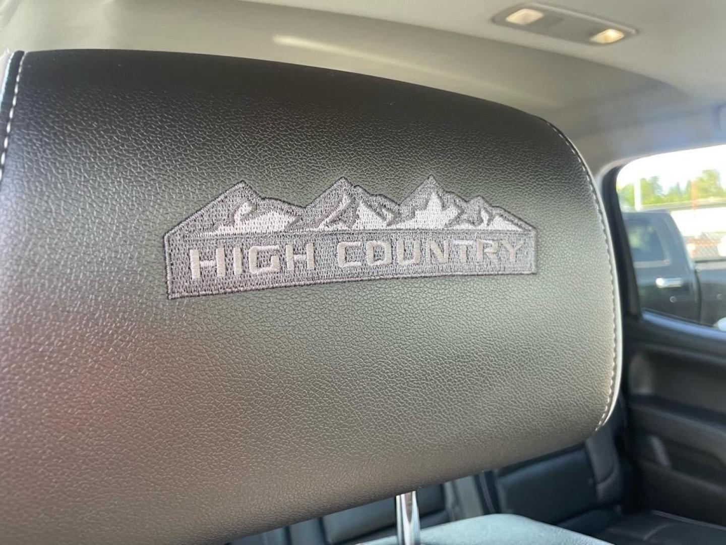 2019 Deep Ocean Blue Metallic Chevrolet Silverado 2500HD High Country (1GC1KUEY9KF) with an 6.6L Duramax 6.6L Biodiesel Turbo V8 445hp 910ft. lbs. Common Rail Direct Injection engine, Allison 1000 6-Speed Shiftable Automatic transmission, located at 800 Riverside Ave, Roseville, CA, 95678, (916) 773-4549, 38.732265, -121.291039 - DURAMAX DIESEL CREW CAB 4X4 HIGH COUNTRY ALLISON TRANSMISSION ONE OWNER - Photo#11