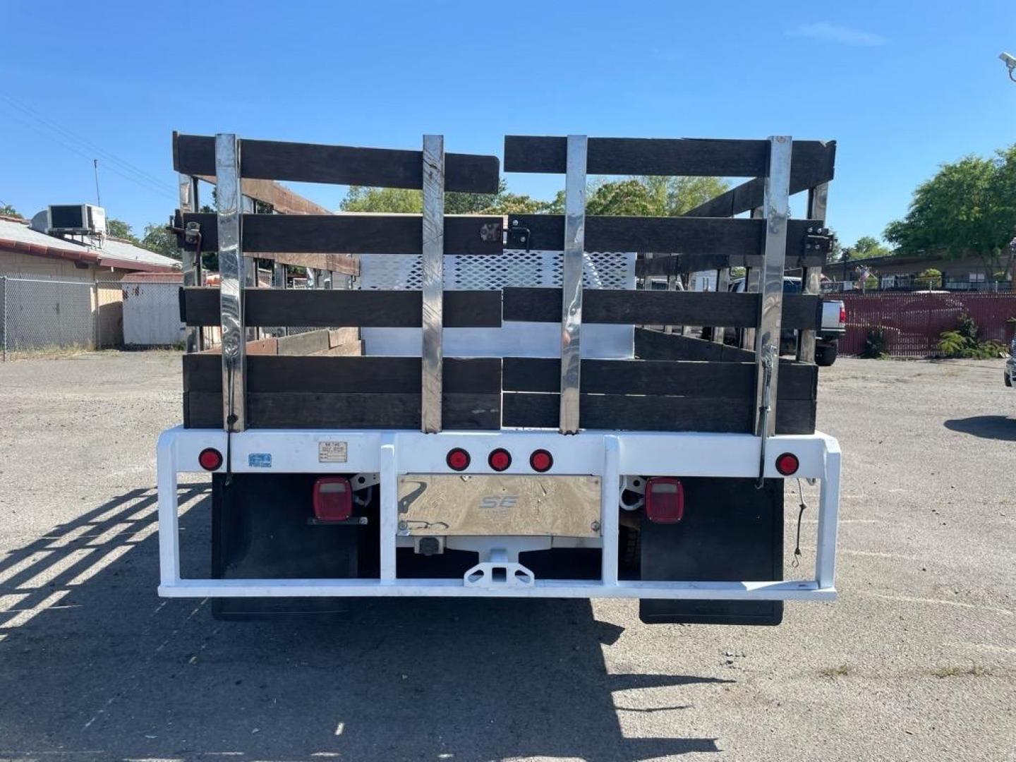 2016 Oxford White Ford F-450 Super Duty XL (1FDUF5GT6GE) with an 6.7L Power Stroke 6.7L Biodiesel Turbo V8 440hp 860ft. lbs. Common Rail Direct Injection engine, 6-Speed Shiftable Automatic transmission, located at 800 Riverside Ave, Roseville, CA, 95678, (916) 773-4549, 38.732265, -121.291039 - Photo#3