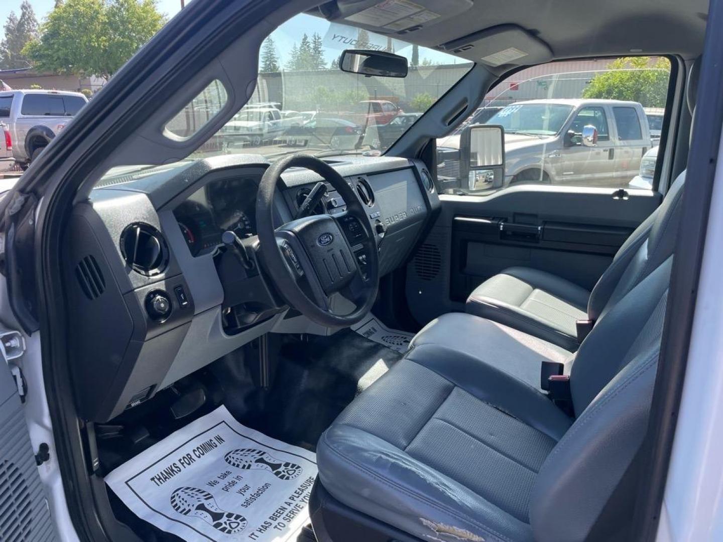 2016 Oxford White Ford F-450 Super Duty XL (1FDUF5GT6GE) with an 6.7L Power Stroke 6.7L Biodiesel Turbo V8 440hp 860ft. lbs. Common Rail Direct Injection engine, 6-Speed Shiftable Automatic transmission, located at 800 Riverside Ave, Roseville, CA, 95678, (916) 773-4549, 38.732265, -121.291039 - Photo#8