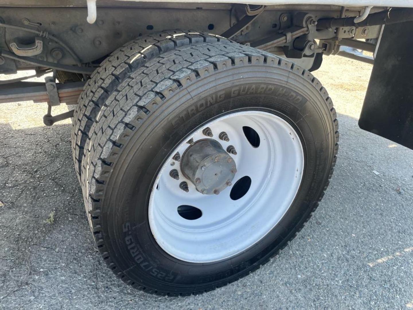 2016 Oxford White Ford F-550 Super Duty XL (1FDUF5GT6GE) with an 0.0 8 Cylinder Common Rail Direct Injection engine, 6-Speed Automatic transmission, located at 800 Riverside Ave, Roseville, CA, 95678, (916) 773-4549, 38.732265, -121.291039 - DIESEL F550 12 STAKE BODY ONE OWNER SERVICE RECORDS ON CLEAN CARFAX - Photo#7