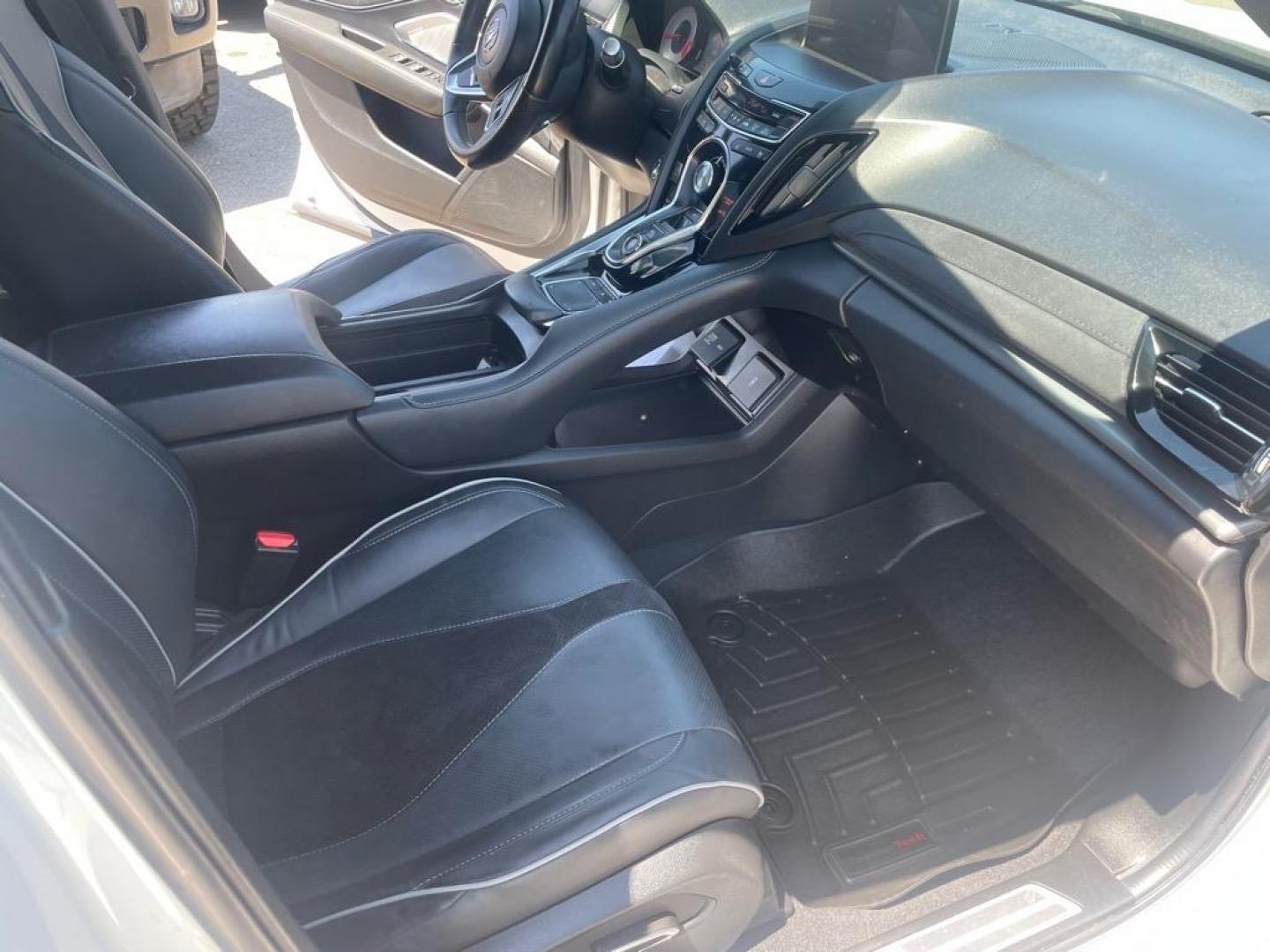 2020 Platinum White Pearl Acura RDX SH-AWD w/A-SPEC (5J8TC2H68LL) with an 2.0L 2.0L Turbo I4 272hp 280ft. lbs. Direct Injection engine, 10-Speed Shiftable Automatic transmission, located at 800 Riverside Ave, Roseville, CA, 95678, (916) 773-4549, 38.732265, -121.291039 - AWD CLEAN CARFAX - Photo#12