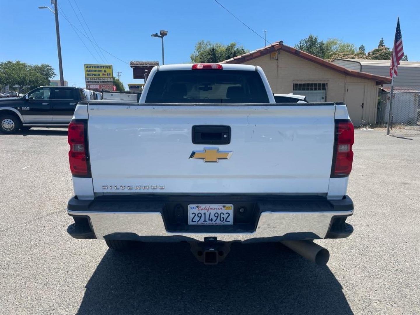 2017 Summit White Chevrolet Silverado 2500HD Work Truck (1GC1KUEYXHF) with an 6.6L Duramax 6.6L Biodiesel Turbo V8 445hp 910ft. lbs. Common Rail Direct Injection engine, Allison 1000 6-Speed Shiftable Automatic transmission, located at 800 Riverside Ave, Roseville, CA, 95678, (916) 773-4549, 38.732265, -121.291039 - Photo#8