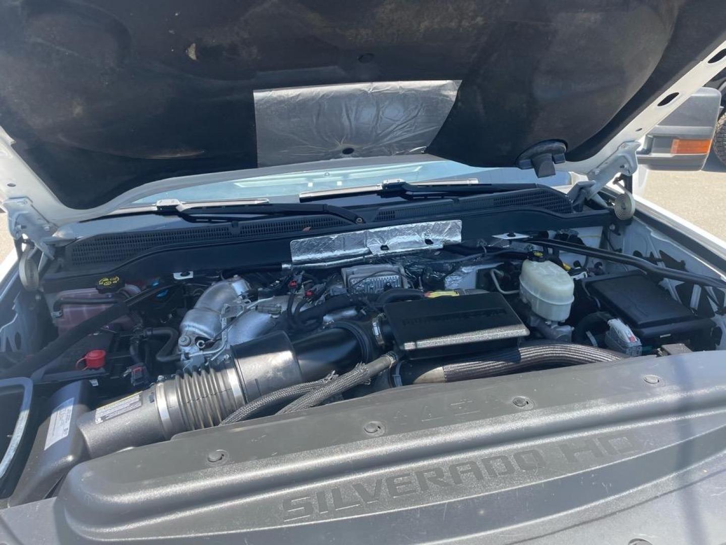 2017 Summit White Chevrolet Silverado 2500HD Work Truck (1GC1KUEYXHF) with an 6.6L Duramax 6.6L Biodiesel Turbo V8 445hp 910ft. lbs. Common Rail Direct Injection engine, Allison 1000 6-Speed Shiftable Automatic transmission, located at 800 Riverside Ave, Roseville, CA, 95678, (916) 773-4549, 38.732265, -121.291039 - Photo#14