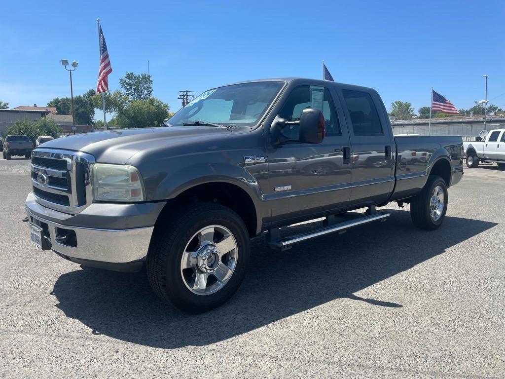 photo of 2006 Ford F-350 Super Duty Lariat
