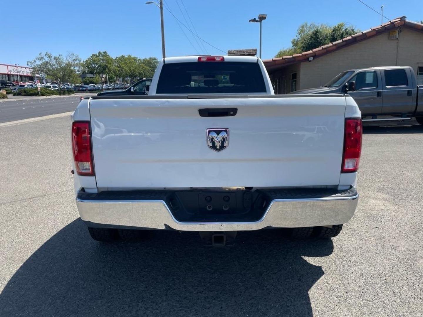 2017 Bright White Clear Coat RAM 3500 Tradesman (3C63RRGL9HG) with an 6.7L Cummins 6.7L Diesel Turbo I6 350hp 660ft. lbs. Common Rail Direct Injection engine, Automatic transmission, located at 800 Riverside Ave, Roseville, CA, 95678, (916) 773-4549, 38.732265, -121.291039 - Photo#8