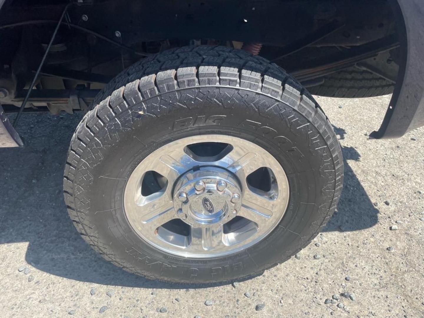 2005 True Blue Clearcoat Metallic Ford F-350 Super Duty Lariat (1FTWW31P25E) with an 6.0L Power Stroke 6.0L Diesel Turbo V8 325hp 560ft. lbs. Direct Injection engine, 5-Speed Automatic transmission, located at 800 Riverside Ave, Roseville, CA, 95678, (916) 773-4549, 38.732265, -121.291039 - DIESEL CREW CAB 4X4 LARIAT LOW MILES BULLET PROOF EGR AND OIL COOLER MOON ROOF CLEAN CARFAX - Photo#6