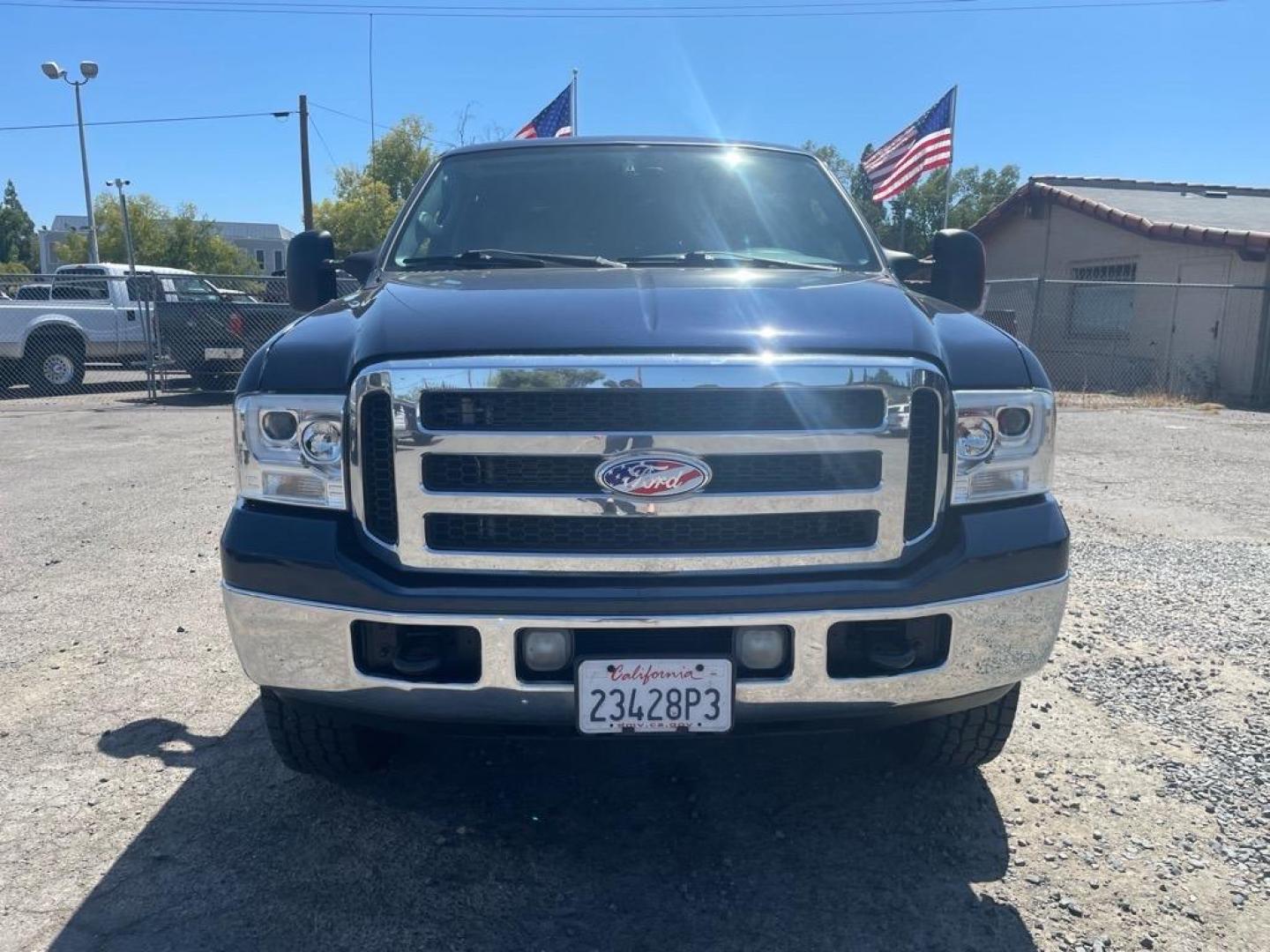 2005 True Blue Clearcoat Metallic Ford F-350 Super Duty Lariat (1FTWW31P25E) with an 6.0L Power Stroke 6.0L Diesel Turbo V8 325hp 560ft. lbs. Direct Injection engine, 5-Speed Automatic transmission, located at 800 Riverside Ave, Roseville, CA, 95678, (916) 773-4549, 38.732265, -121.291039 - DIESEL CREW CAB 4X4 LARIAT LOW MILES BULLET PROOF EGR AND OIL COOLER MOON ROOF CLEAN CARFAX - Photo#7