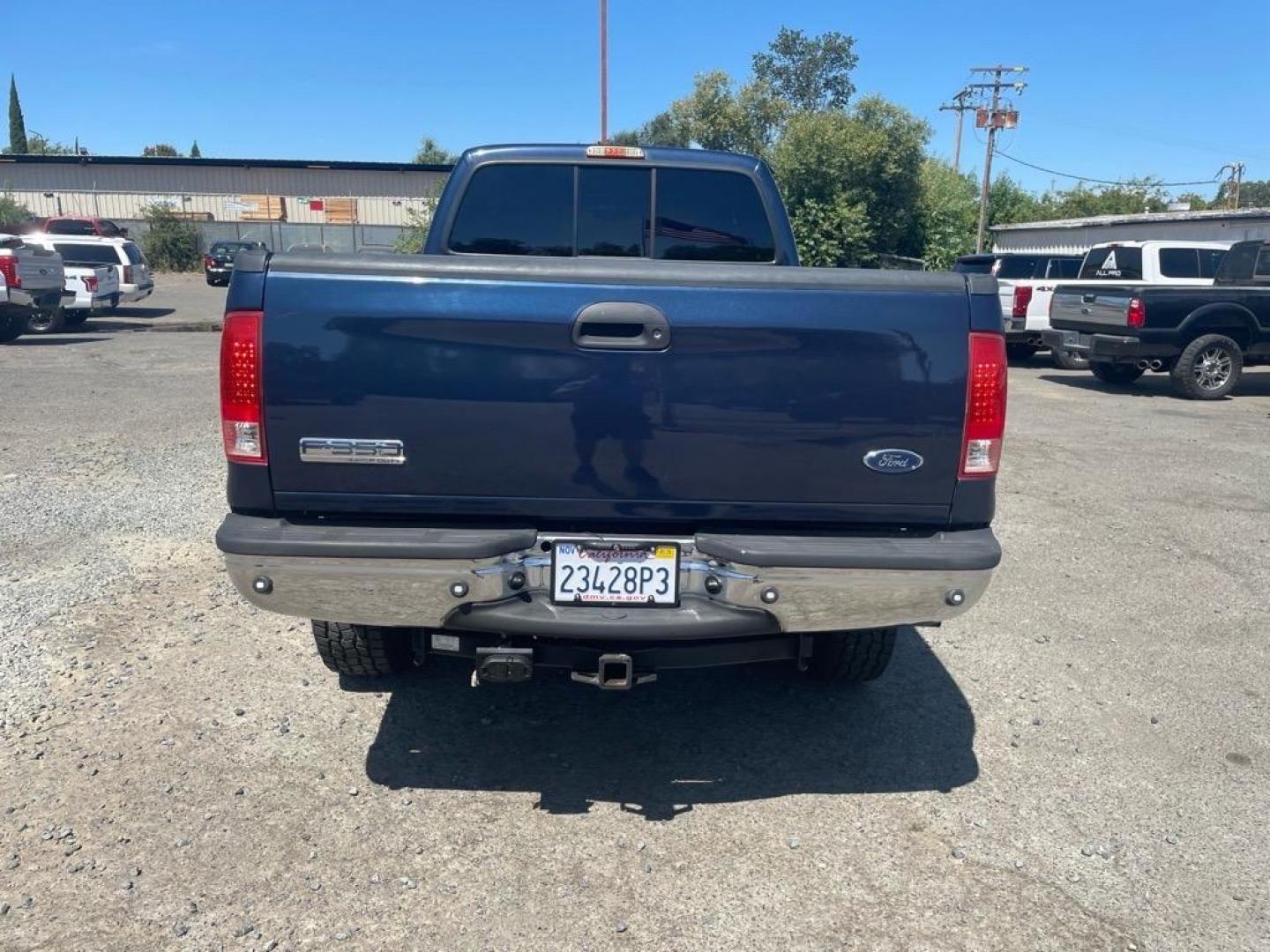 2005 True Blue Clearcoat Metallic Ford F-350 Super Duty Lariat (1FTWW31P25E) with an 6.0L Power Stroke 6.0L Diesel Turbo V8 325hp 560ft. lbs. Direct Injection engine, 5-Speed Automatic transmission, located at 800 Riverside Ave, Roseville, CA, 95678, (916) 773-4549, 38.732265, -121.291039 - DIESEL CREW CAB 4X4 LARIAT LOW MILES BULLET PROOF EGR AND OIL COOLER MOON ROOF CLEAN CARFAX - Photo#8