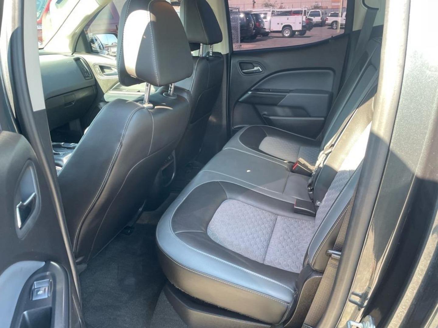 2018 Deepwood Green Metallic Chevrolet Colorado Z71 (1GCPTDE13J1) with an 0.0 Duramax 2.8L Diesel Turbo I4 181hp 369ft. lbs. Common Rail Direct Injection engine, 8-Speed Shiftable Automatic transmission, located at 800 Riverside Ave, Roseville, CA, 95678, (916) 773-4549, 38.732265, -121.291039 - Photo#9