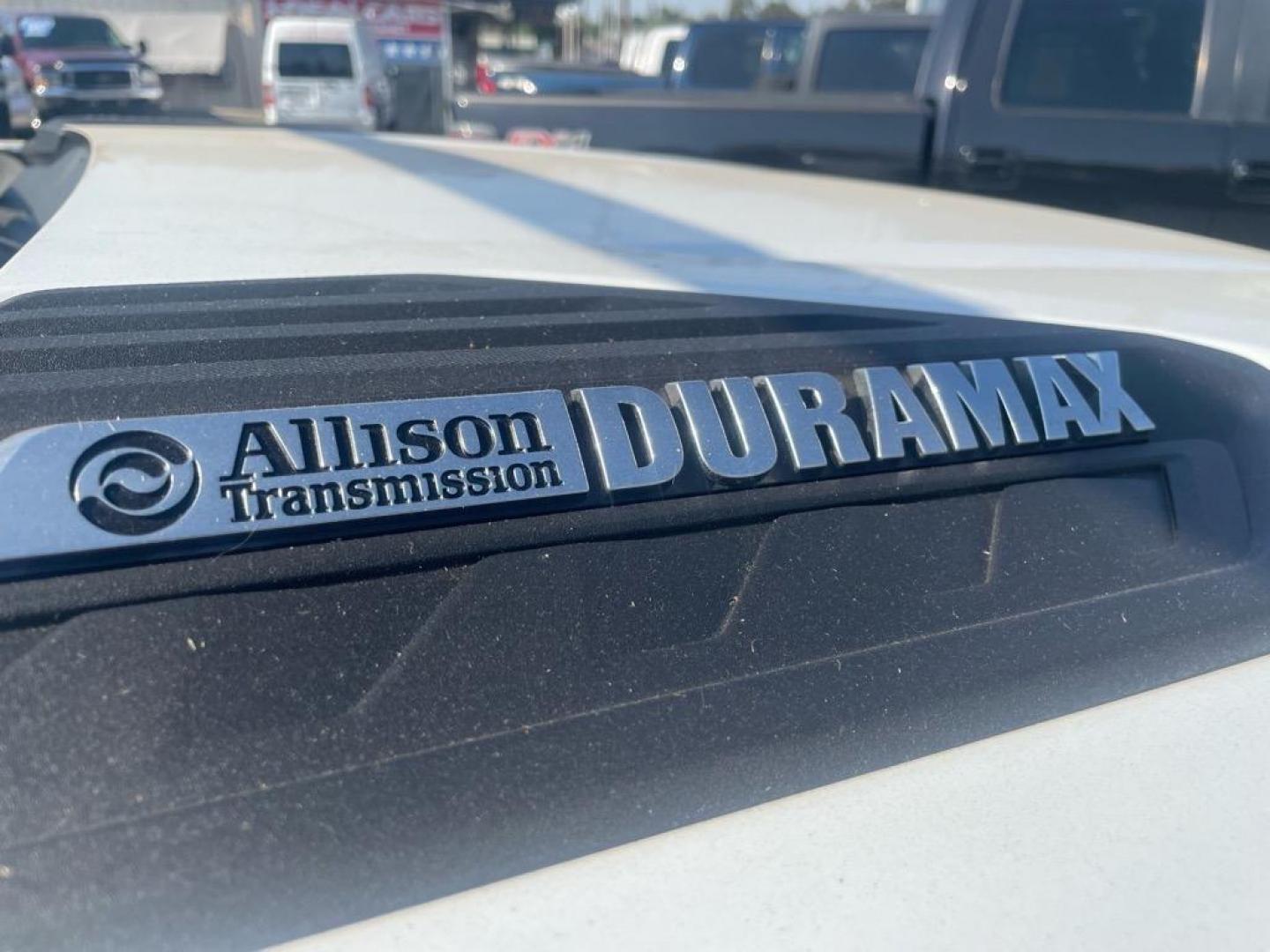 2021 Summit White Chevrolet Silverado 3500HD Work Truck (1GB4YSEY7MF) with an 6.6L Duramax 6.6L Biodiesel Turbo V8 445hp 910ft. lbs. Common Rail Direct Injection engine, Allison 10-Speed Shiftable Automatic transmission, located at 800 Riverside Ave, Roseville, CA, 95678, (916) 773-4549, 38.732265, -121.291039 - Photo#2