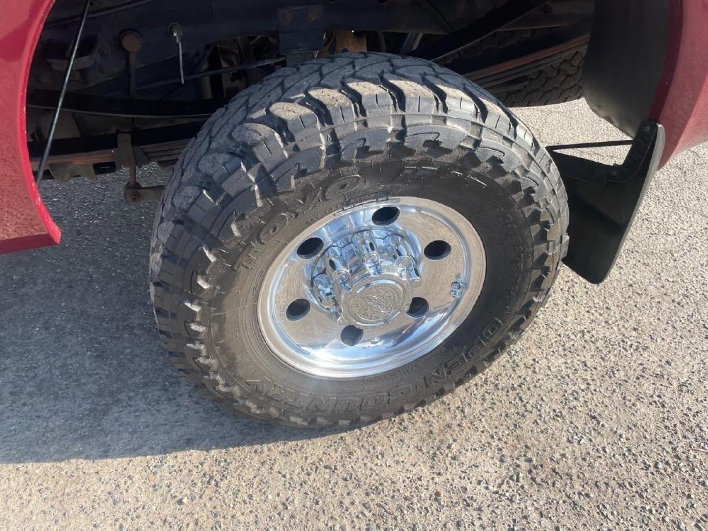 2004 Dark Toreador Red Clearcoat Ford F-350 Super Duty XLT (1FTSW31P44E) with an Power Stroke 6.0L Diesel Turbo V8 325hp 560ft. lbs. Other engine, 5-Speed Automatic transmission, located at 800 Riverside Ave, Roseville, CA, 95678, (916) 773-4549, 38.732265, -121.291039 - DIESEL CREW CAB 4X4 XLT LOW MILES ONE OWNER - Photo#7