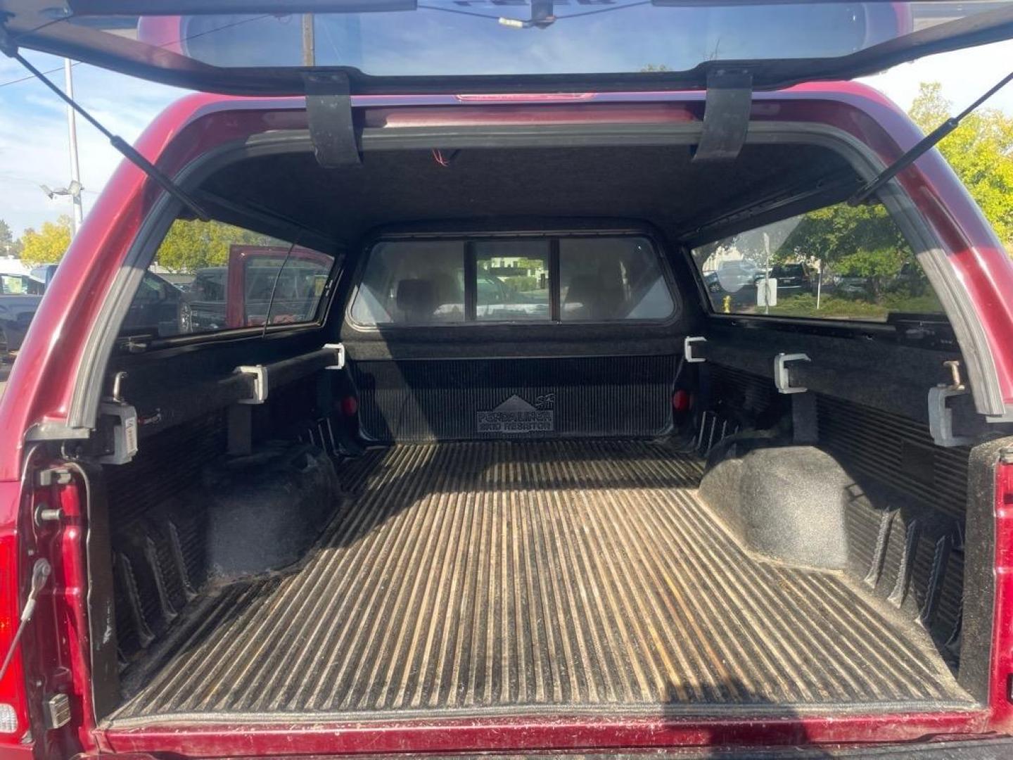 2004 Dark Toreador Red Clearcoat Ford F-350 Super Duty XLT (1FTSW31P44E) with an Power Stroke 6.0L Diesel Turbo V8 325hp 560ft. lbs. Other engine, 5-Speed Automatic transmission, located at 800 Riverside Ave, Roseville, CA, 95678, (916) 773-4549, 38.732265, -121.291039 - DIESEL CREW CAB 4X4 XLT LOW MILES ONE OWNER - Photo#10