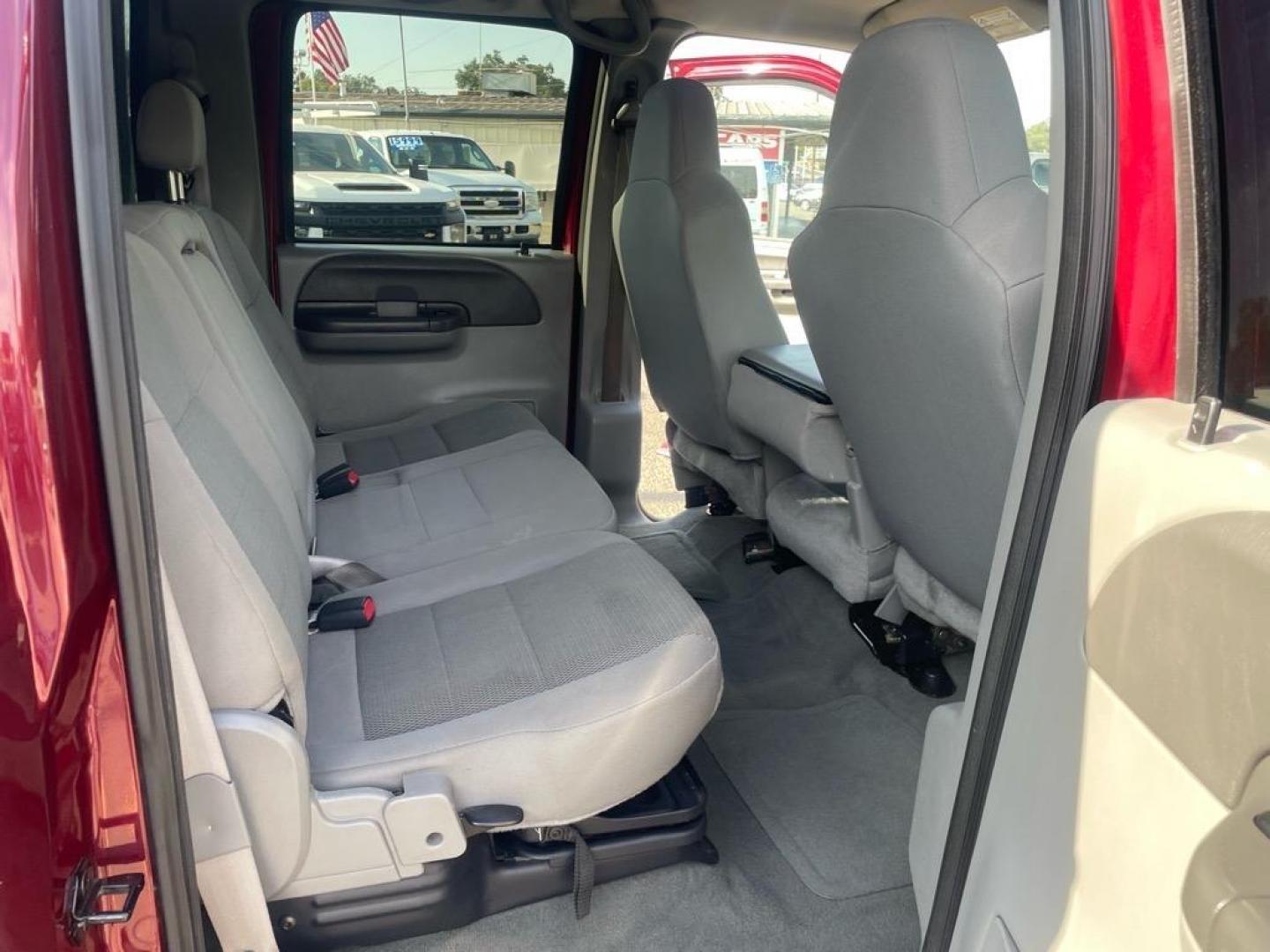 2004 Dark Toreador Red Clearcoat Ford F-350 Super Duty XLT (1FTSW31P44E) with an Power Stroke 6.0L Diesel Turbo V8 325hp 560ft. lbs. Other engine, 5-Speed Automatic transmission, located at 800 Riverside Ave, Roseville, CA, 95678, (916) 773-4549, 38.732265, -121.291039 - DIESEL CREW CAB 4X4 XLT LOW MILES ONE OWNER - Photo#15