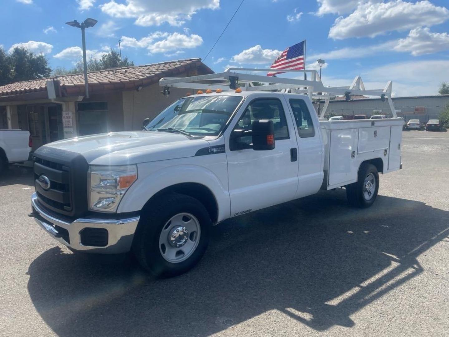 2015 White Ford F-350 Super Duty XL (1FD8X3E64FE) with an 6.2L 6.2L Flex Fuel V8 385hp 405ft. lbs. Sequential Electronic Fuel Injection engine, 6-Speed Shiftable Automatic transmission, located at 800 Riverside Ave, Roseville, CA, 95678, (916) 773-4549, 38.732265, -121.291039 - Photo#0