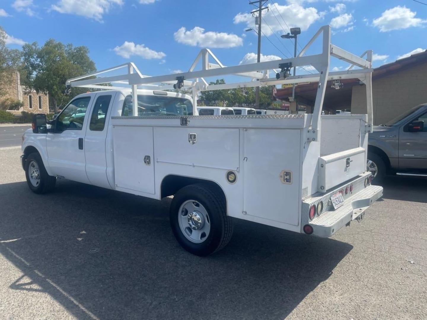 2015 White Ford F-350 Super Duty XL (1FD8X3E64FE) with an 6.2L 6.2L Flex Fuel V8 385hp 405ft. lbs. Sequential Electronic Fuel Injection engine, 6-Speed Shiftable Automatic transmission, located at 800 Riverside Ave, Roseville, CA, 95678, (916) 773-4549, 38.732265, -121.291039 - Photo#2