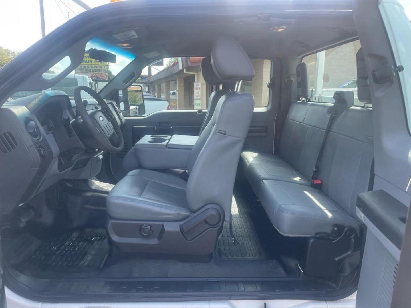 2015 White Ford F-350 Super Duty XL (1FD8X3E64FE) with an 6.2L 6.2L Flex Fuel V8 385hp 405ft. lbs. Sequential Electronic Fuel Injection engine, 6-Speed Shiftable Automatic transmission, located at 800 Riverside Ave, Roseville, CA, 95678, (916) 773-4549, 38.732265, -121.291039 - Photo#9