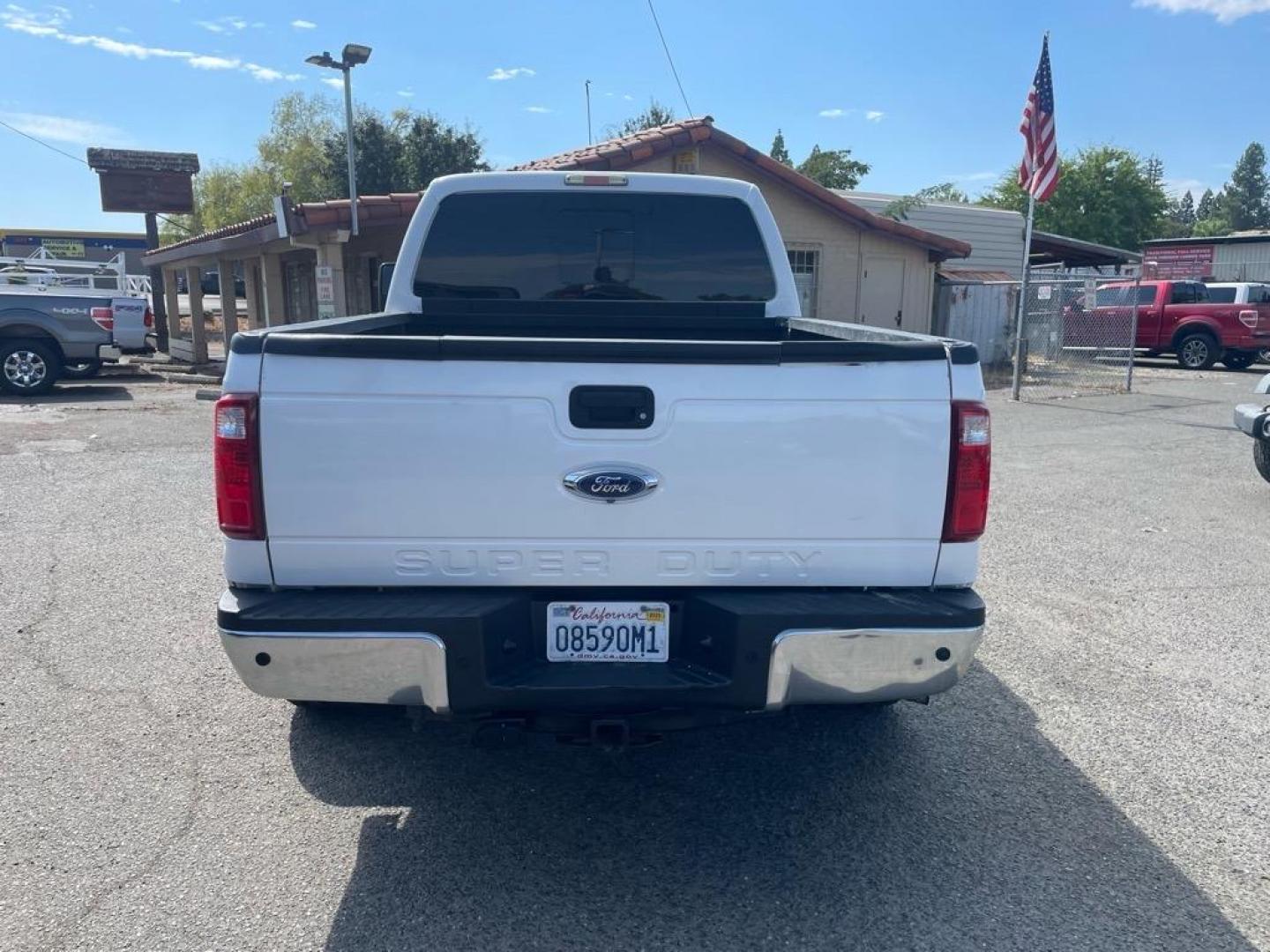 2014 Oxford White Ford F-250 Super Duty Lariat (1FT7W2BT5EE) with an 6.7L Power Stroke 6.7L Biodiesel Turbo V8 400hp 800ft. lbs. Common Rail Direct Injection engine, 6-Speed Shiftable Automatic transmission, located at 800 Riverside Ave, Roseville, CA, 95678, (916) 773-4549, 38.732265, -121.291039 - DIESEL CREW CAB 4X4 LARIAT CLEAN CARFAX - Photo#8