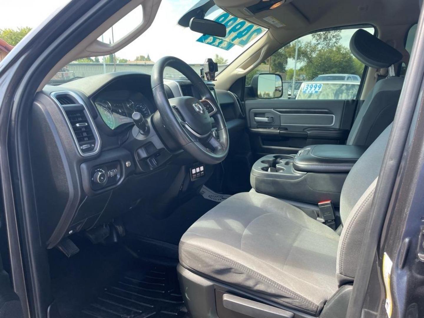 2019 Granite Crystal Metallic Clear Coat RAM 2500 Big Horn (3C6UR5DJ9KG) with an 6.4L HEMI 6.4L V8 410hp 429ft. lbs. Sequential Multiport Fuel Injection engine, 8-Speed Shiftable Automatic transmission, located at 800 Riverside Ave, Roseville, CA, 95678, (916) 773-4549, 38.732265, -121.291039 - Photo#8