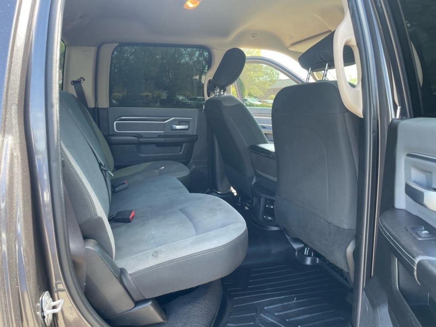 2019 Granite Crystal Metallic Clear Coat RAM 2500 Big Horn (3C6UR5DJ9KG) with an 6.4L HEMI 6.4L V8 410hp 429ft. lbs. Sequential Multiport Fuel Injection engine, 8-Speed Shiftable Automatic transmission, located at 800 Riverside Ave, Roseville, CA, 95678, (916) 773-4549, 38.732265, -121.291039 - Photo#12