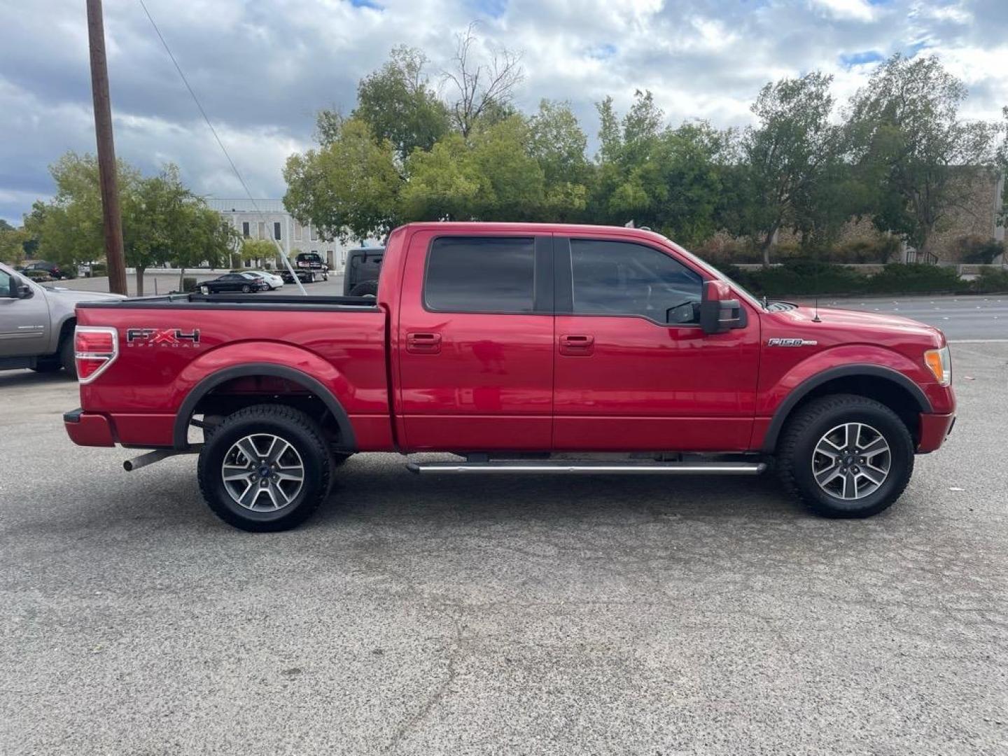 2010 Red Candy Metallic Ford F-150 FX4 (1FTFW1EVXAF) with an 5.4L Triton 5.4L Flex Fuel V8 320hp 390ft. lbs. Sequential Multiport Fuel Injection engine, 6-Speed Automatic transmission, located at 800 Riverside Ave, Roseville, CA, 95678, (916) 773-4549, 38.732265, -121.291039 - Photo#5