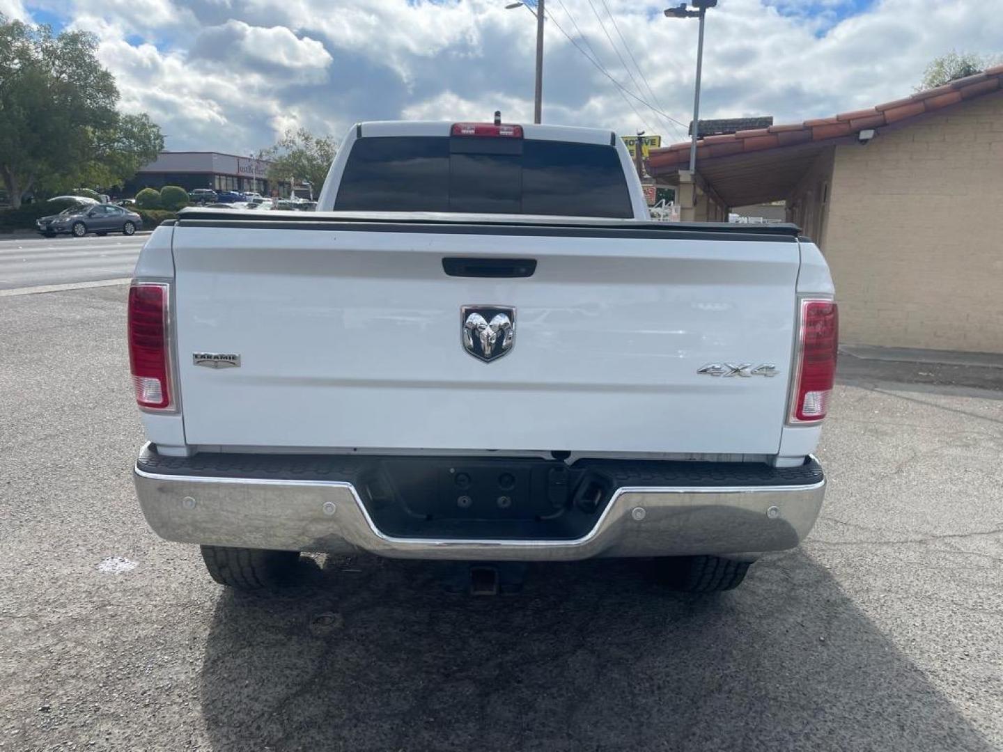 2017 Bright White Clear Coat RAM 2500 Laramie (3C6UR5NL6HG) with an 6.7L Cummins 6.7L Diesel Turbo I6 350hp 660ft. lbs. Common Rail Direct Injection engine, Automatic transmission, located at 800 Riverside Ave, Roseville, CA, 95678, (916) 773-4549, 38.732265, -121.291039 - CUMMINS DIESEL MEGA CAB 4X4 LARAMIE CLEAN CARFAX - Photo#8