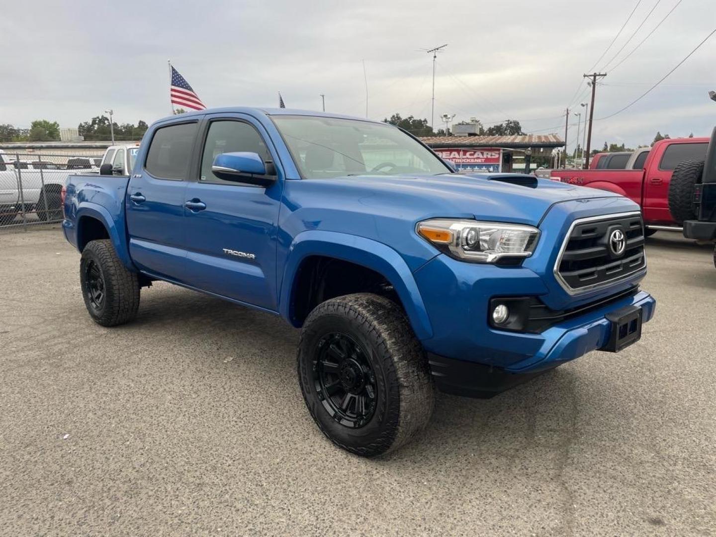 2017 Blazing Blue Pearl Toyota Tacoma TRD Sport (5TFCZ5AN6HX) with an 3.5L 3.5L V6 278hp 265ft. lbs. Direct Injection engine, 6-Speed Manual transmission, located at 800 Riverside Ave, Roseville, CA, 95678, (916) 773-4549, 38.732265, -121.291039 - 4X4 DOUBLE CAB TRD SPORT LEATHER MOON ROOF SERVICE RECORDS MANUAL TRANSMISSION - Photo#1