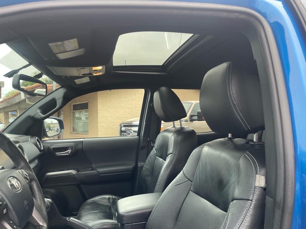 2017 Blazing Blue Pearl Toyota Tacoma TRD Sport (5TFCZ5AN6HX) with an 3.5L 3.5L V6 278hp 265ft. lbs. Direct Injection engine, 6-Speed Manual transmission, located at 800 Riverside Ave, Roseville, CA, 95678, (916) 773-4549, 38.732265, -121.291039 - 4X4 DOUBLE CAB TRD SPORT LEATHER MOON ROOF SERVICE RECORDS MANUAL TRANSMISSION - Photo#11