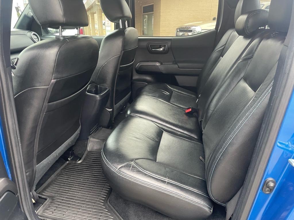 2017 Blazing Blue Pearl Toyota Tacoma TRD Sport (5TFCZ5AN6HX) with an 3.5L 3.5L V6 278hp 265ft. lbs. Direct Injection engine, 6-Speed Manual transmission, located at 800 Riverside Ave, Roseville, CA, 95678, (916) 773-4549, 38.732265, -121.291039 - 4X4 DOUBLE CAB TRD SPORT LEATHER MOON ROOF SERVICE RECORDS MANUAL TRANSMISSION - Photo#12