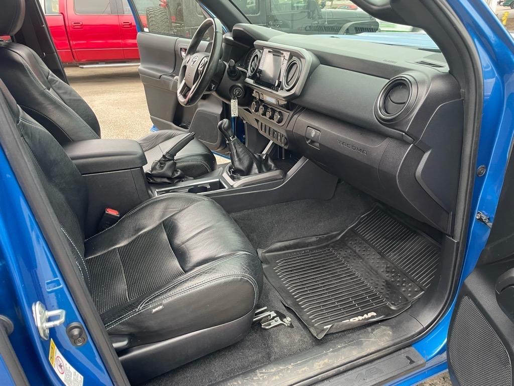 2017 Blazing Blue Pearl Toyota Tacoma TRD Sport (5TFCZ5AN6HX) with an 3.5L 3.5L V6 278hp 265ft. lbs. Direct Injection engine, 6-Speed Manual transmission, located at 800 Riverside Ave, Roseville, CA, 95678, (916) 773-4549, 38.732265, -121.291039 - 4X4 DOUBLE CAB TRD SPORT LEATHER MOON ROOF SERVICE RECORDS MANUAL TRANSMISSION - Photo#13