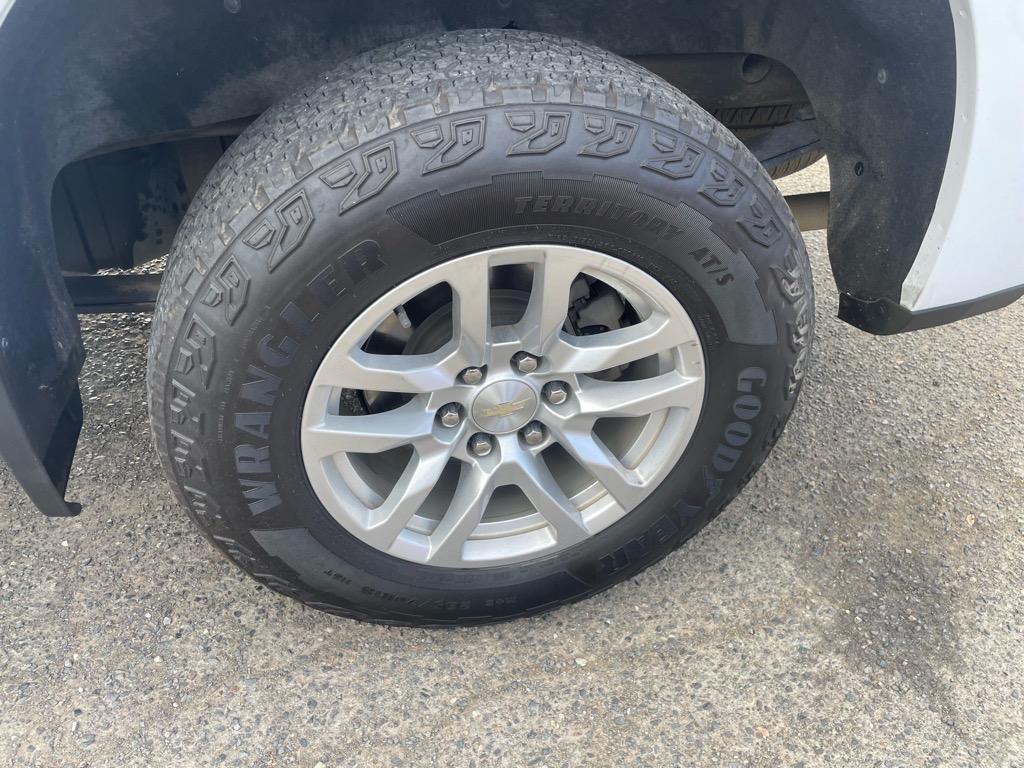 2022 Summit White Chevrolet Silverado 1500 Limited LT (3GCUYDET0NG) with an 3.0L Duramax 3.0L Diesel Turbo I6 277hp 460ft. lbs. Common Rail Direct Injection engine, 10-Speed Shiftable Automatic transmission, located at 800 Riverside Ave, Roseville, CA, 95678, (916) 773-4549, 38.732265, -121.291039 - DURAMAX DIESEL CREW CAB 4X4 LT ALLISON TRANSMISSION ONE OWNER CLEAN CARFAX - Photo#7