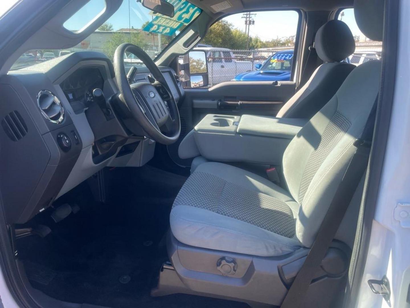 2013 Oxford White Ford F-250 Super Duty XLT (1FT7W2BT0DE) with an 6.7L Power Stroke 6.7L Biodiesel Turbo V8 400hp 800ft. lbs. Common Rail Direct Injection engine, 6-Speed Shiftable Automatic transmission, located at 800 Riverside Ave, Roseville, CA, 95678, (916) 773-4549, 38.732265, -121.291039 - DIESEL CREW CAB 4X4 XLT - Photo#9