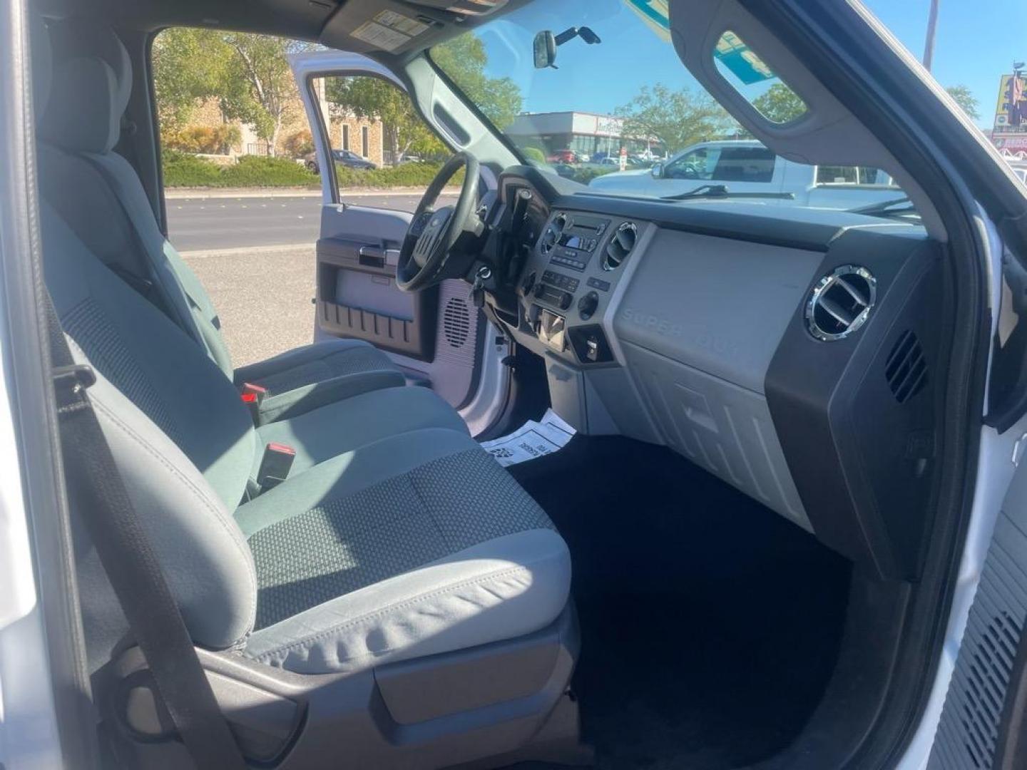 2013 Oxford White Ford F-250 Super Duty XLT (1FT7W2BT0DE) with an 6.7L Power Stroke 6.7L Biodiesel Turbo V8 400hp 800ft. lbs. Common Rail Direct Injection engine, 6-Speed Shiftable Automatic transmission, located at 800 Riverside Ave, Roseville, CA, 95678, (916) 773-4549, 38.732265, -121.291039 - DIESEL CREW CAB 4X4 XLT - Photo#12