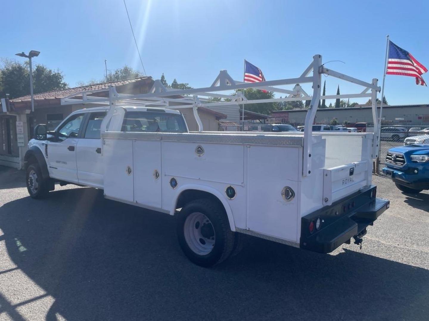 2019 White Ford F-450 Super Duty XL (1FD0W4HTXKE) with an 8 Cylinder Other engine, 6-Speed Automatic transmission, located at 800 Riverside Ave, Roseville, CA, 95678, (916) 773-4549, 38.732265, -121.291039 - Photo#2